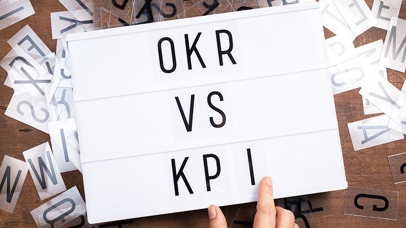 OKRとKPIの違いとは｜MBOとの違いや運用のポイントも解説！